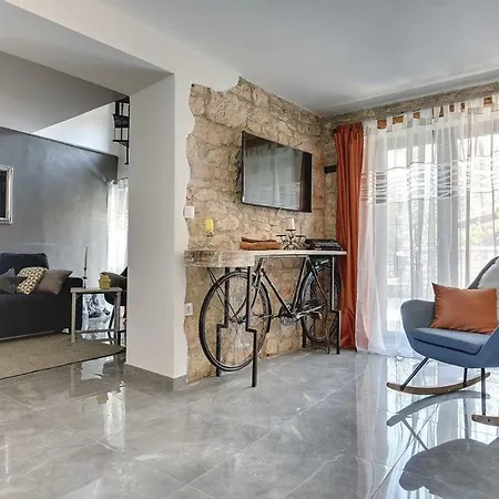 Holiday home Micol Gajana